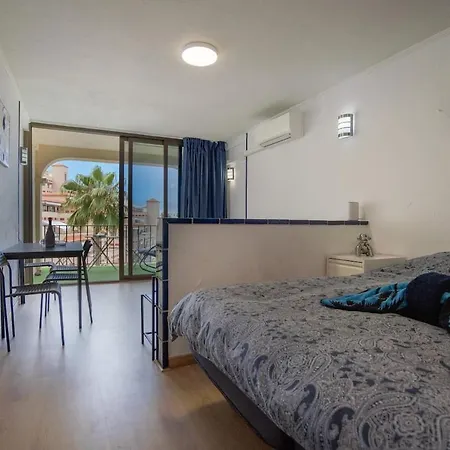 Noemi Blu Tenerife * לוס כריסטיאנוס
